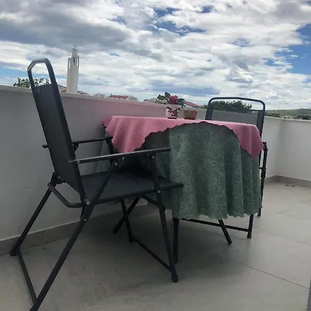 Lorii Apartmán